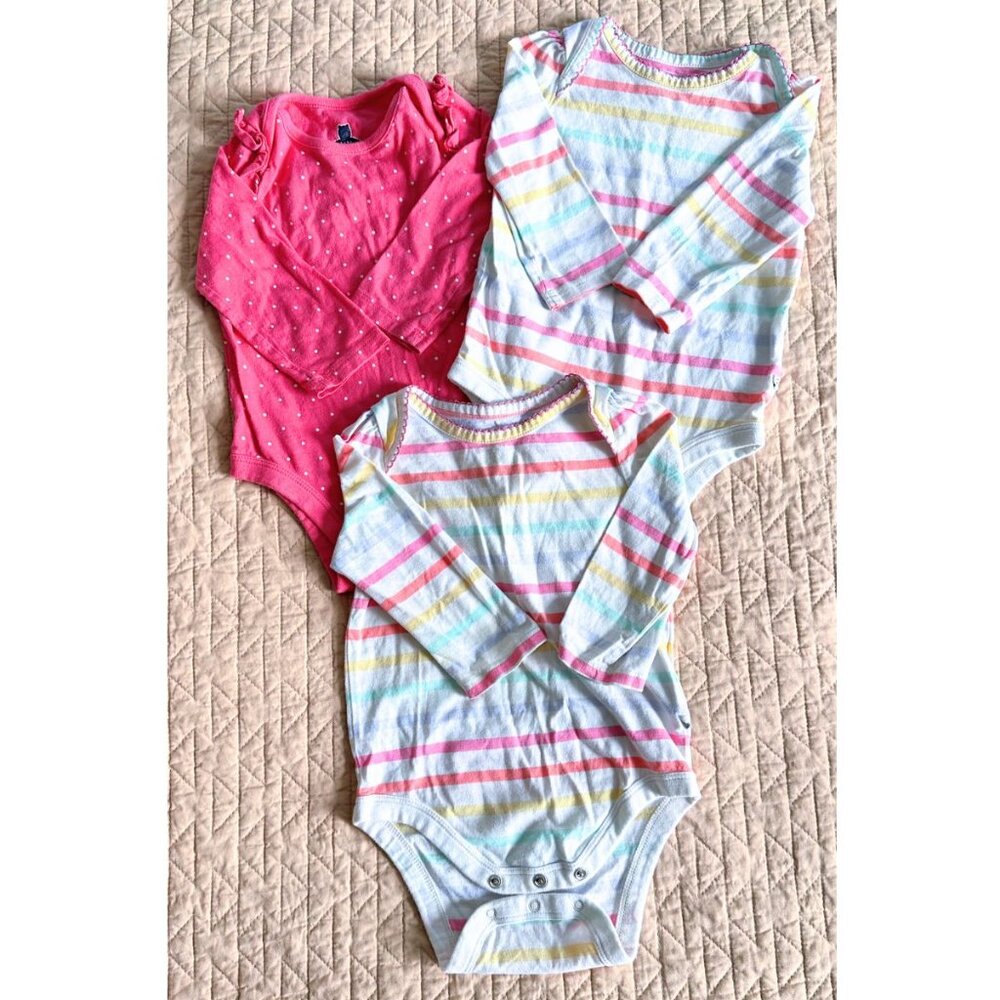 GAP BABY Long Sleeve Onesie 3 Bundle Size 6-18 Months EUC